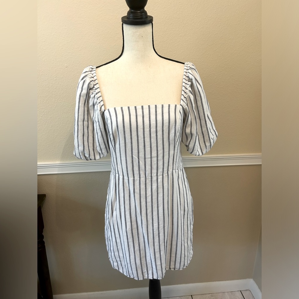 Abercrombie & Fitch Puff Sleeve Dress